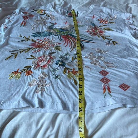 Johnny Was  Large short sleeved top. - Picture 4 of 7